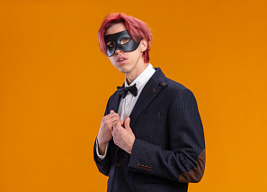 Социальные маски: почему мы скрываем свои истинные чувства и как это влияет на отношения