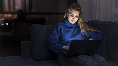 Смотрю соцсети бывшего и не могу оторваться - что делать?